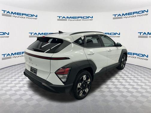 Atlas White 2025 Hyundai KONA SEL