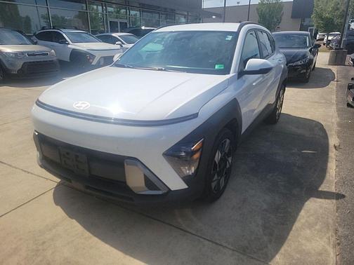 Atlas White 2025 Hyundai KONA SEL
