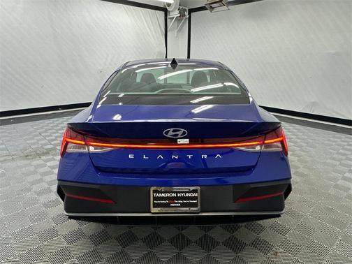 2025 Hyundai ELANTRA SEL