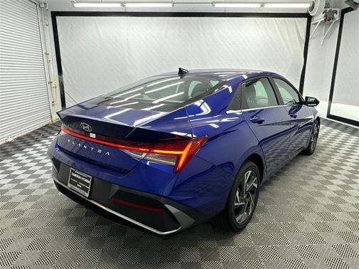 2025 Hyundai ELANTRA SEL