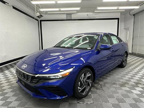 2025 Hyundai ELANTRA SEL