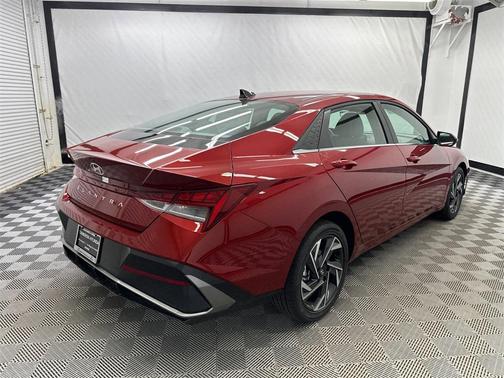 2025 Hyundai ELANTRA SEL