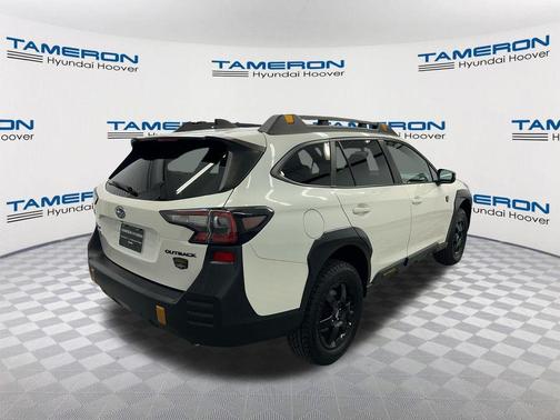 Crystal White Pearl 2022 Subaru Outback Wilderness