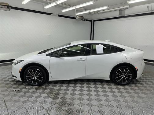 2023 Toyota Prius XLE