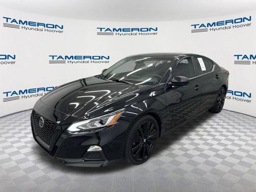 Super Black 2022 Nissan Altima SR FWD