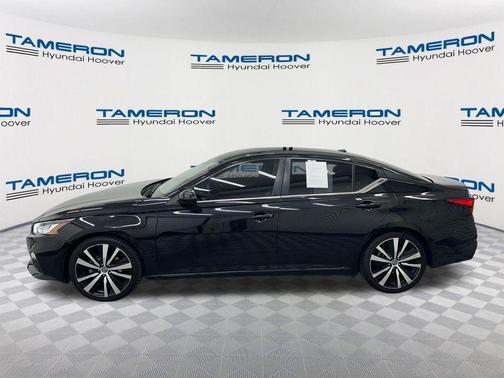 Super Black 2022 Nissan Altima SR FWD