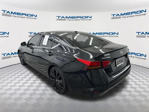 Super Black 2022 Nissan Altima SR FWD