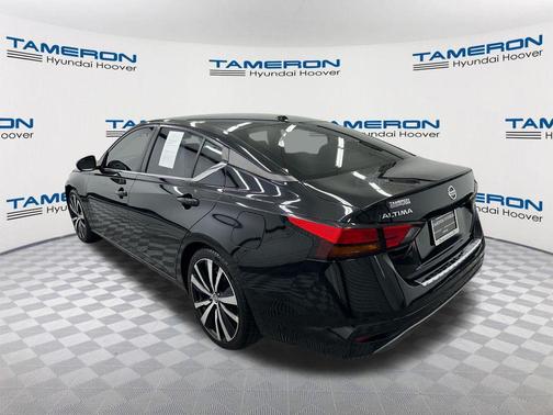 Super Black 2022 Nissan Altima SR FWD