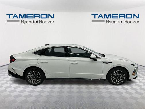 2025 Hyundai SONATA Hybrid SE