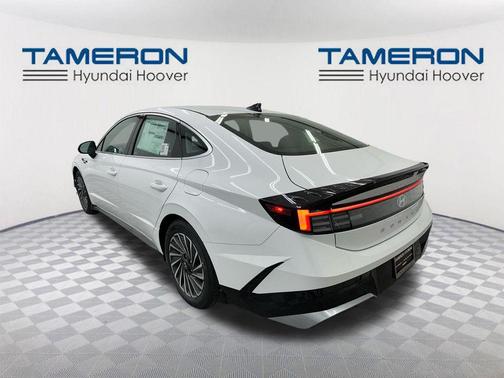 2025 Hyundai SONATA Hybrid SE