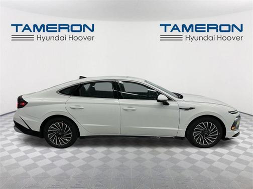 2025 Hyundai SONATA Hybrid SE