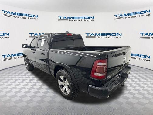 Diamond Black Crystal Pearlcoat 2021 RAM 1500 Laramie