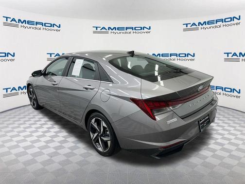 Fluid Metal 2023 Hyundai ELANTRA HEV Limited