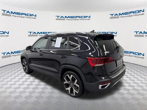 Deep Black Pearl 2023 Volkswagen Taos 1.5T SEL
