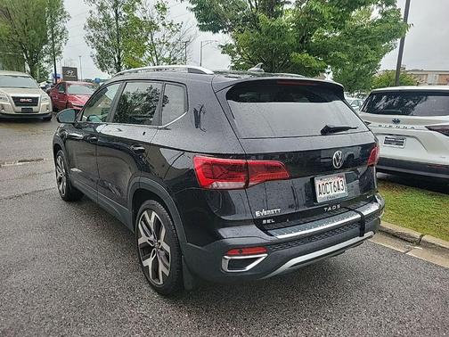 Deep Black Pearl 2023 Volkswagen Taos 1.5T SEL