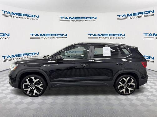 Deep Black Pearl 2023 Volkswagen Taos 1.5T SEL
