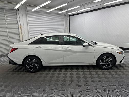 2025 Hyundai ELANTRA SEL