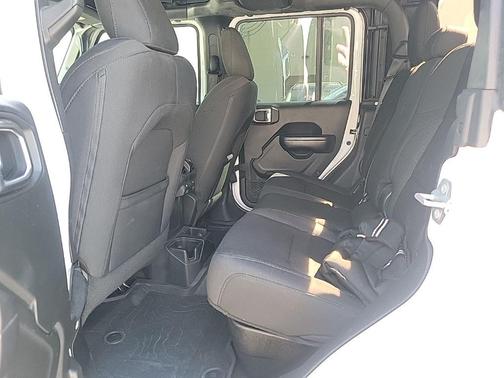 Bright White Clearcoat 2020 Jeep Gladiator Sport