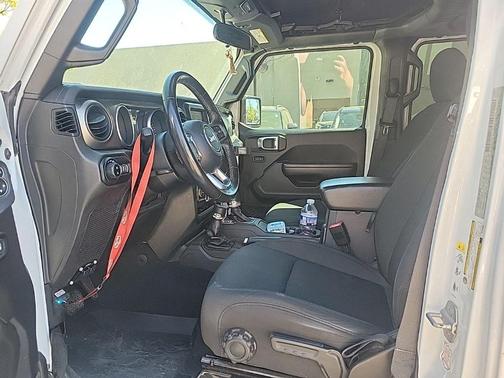 Bright White Clearcoat 2020 Jeep Gladiator Sport