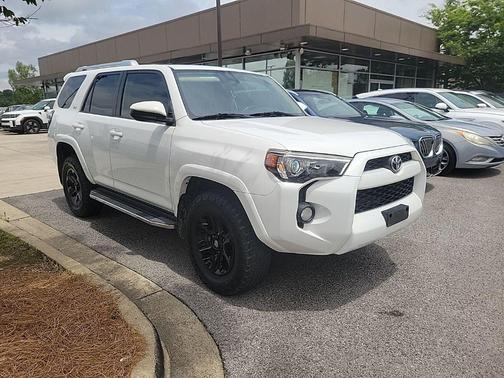 Super White 2018 Toyota 4Runner SR5