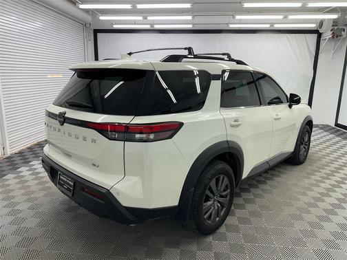 2022 Nissan Pathfinder SV 2WD