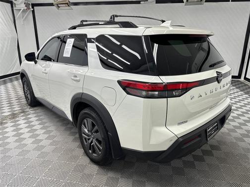 2022 Nissan Pathfinder SV 2WD