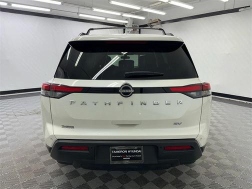 2022 Nissan Pathfinder SV 2WD