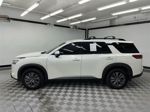 2022 Nissan Pathfinder SV 2WD