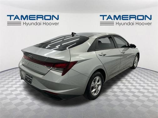 2021 Hyundai ELANTRA SE