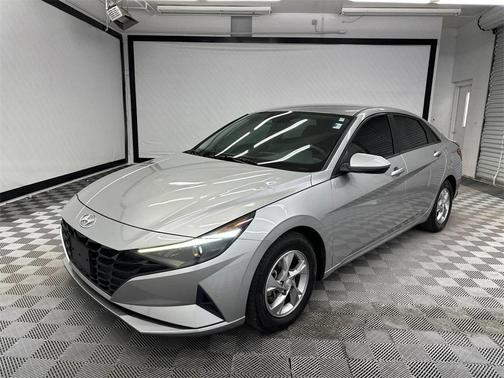 2021 Hyundai ELANTRA SE