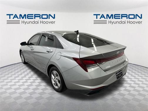 2021 Hyundai ELANTRA SE