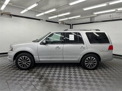 2015 Lincoln Navigator Base