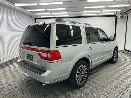 2015 Lincoln Navigator Base