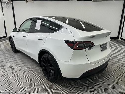 2022 Tesla Model Y Long Range Dual Motor All-Wheel Drive