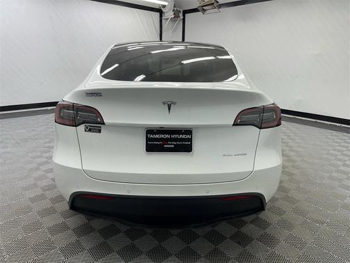 2022 Tesla Model Y Long Range Dual Motor All-Wheel Drive