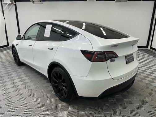 2022 Tesla Model Y Long Range Dual Motor All-Wheel Drive