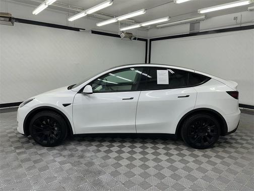 2022 Tesla Model Y Long Range Dual Motor All-Wheel Drive
