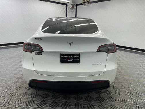 2022 Tesla Model Y Long Range Dual Motor All-Wheel Drive