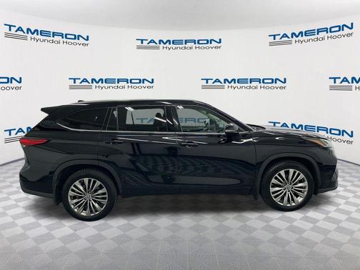 Midnight Black Metallic 2020 Toyota Highlander Platinum