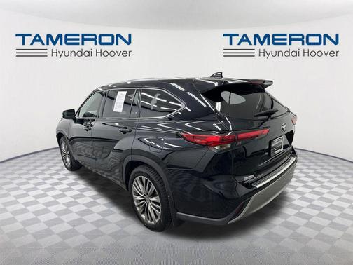 Midnight Black Metallic 2020 Toyota Highlander Platinum