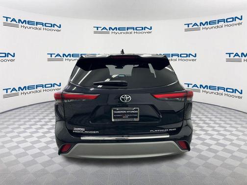 Midnight Black Metallic 2020 Toyota Highlander Platinum
