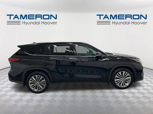 Midnight Black Metallic 2020 Toyota Highlander Platinum