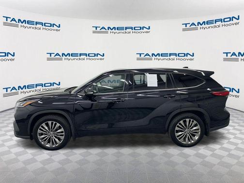 Midnight Black Metallic 2020 Toyota Highlander Platinum