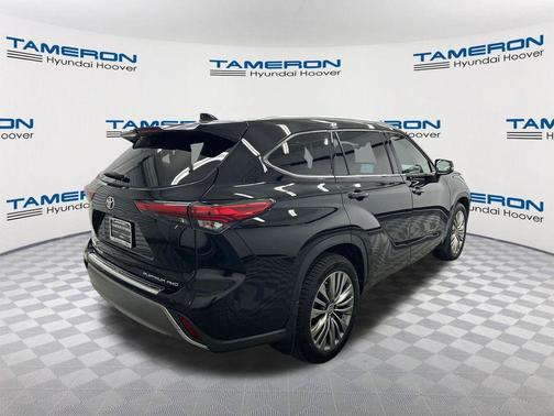 Midnight Black Metallic 2020 Toyota Highlander Platinum