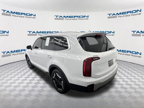 Glacial White Pearl 2023 Kia Telluride S