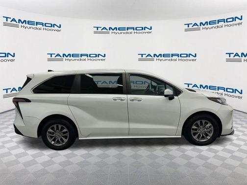 Wind Chill Pearl 2023 Toyota Sienna XLE