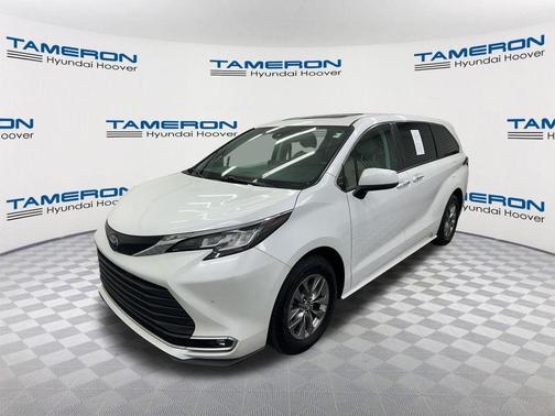 Wind Chill Pearl 2023 Toyota Sienna XLE