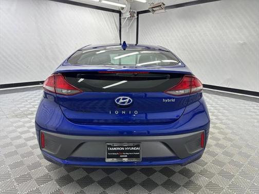2022 Hyundai IONIQ Hybrid SE