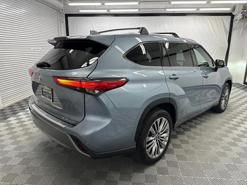 2020 Toyota Highlander Platinum