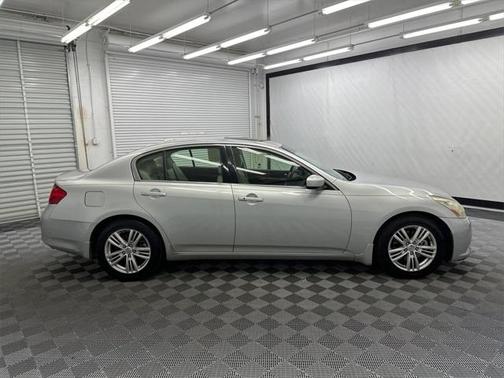 2012 INFINITI G25 Journey